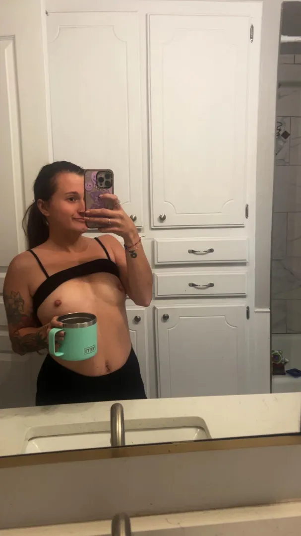 Would you fuck the nude milf next door if she sent you this posted by littlesadiespade