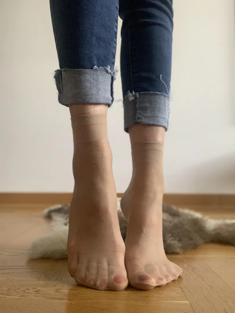 Would you give these feet a massage? posted by VelvetHorizonDream