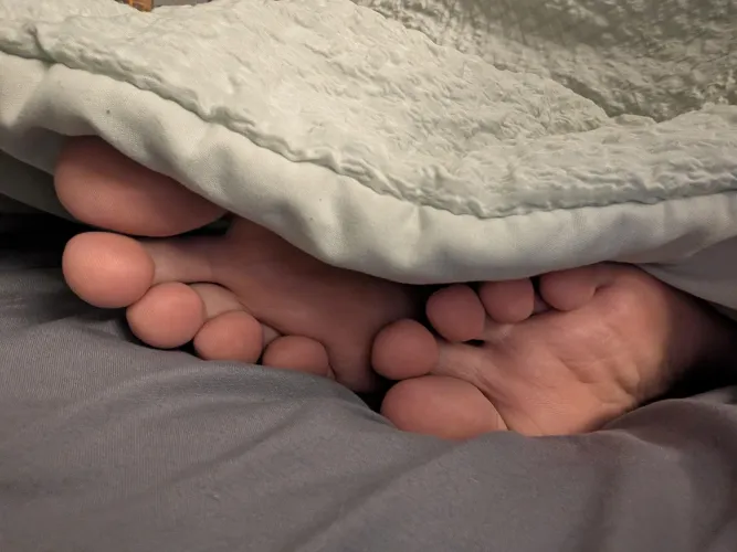 Would you glaze while I nap..? by issyAlt