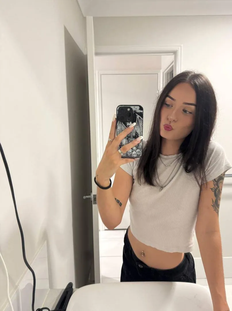 would you kiss this face? posted by mochacaramela