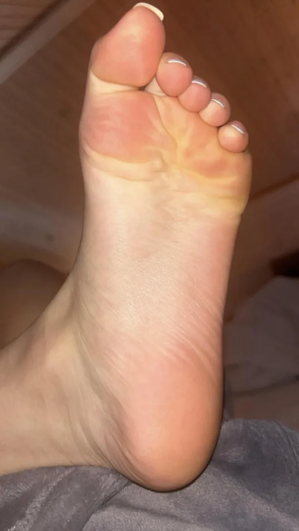 Would you lick my feet even if they’re stinky posted by dark-mist00