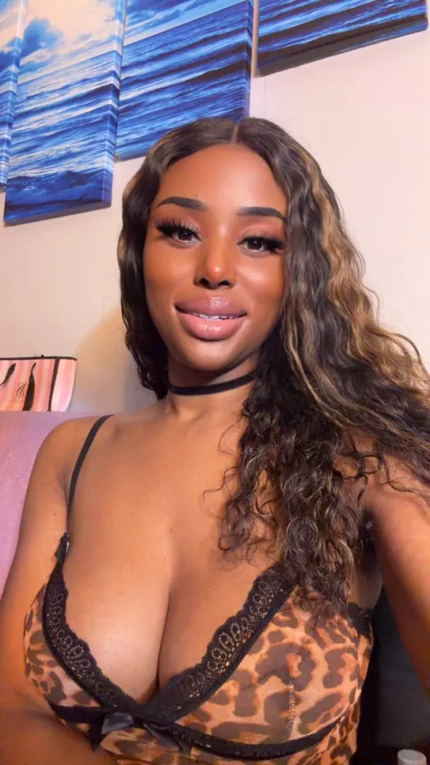 Would you rather fuck me or suck me?  posted by bbcTransLiraqueen