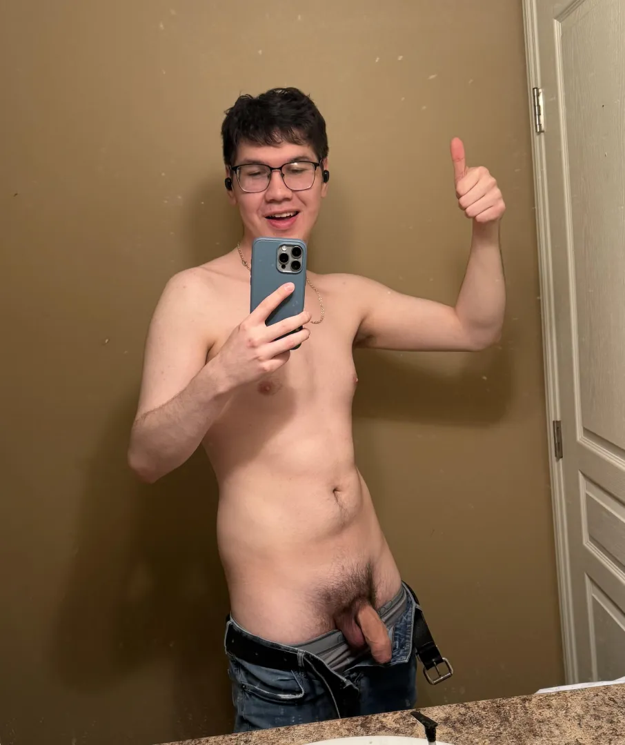 Would you take a nerdy college twink’s virginity? posted by Average-watermelon