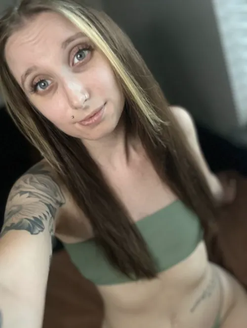 Would you use a condom or raw if you had the chance to fuck me? by briaronlyxo