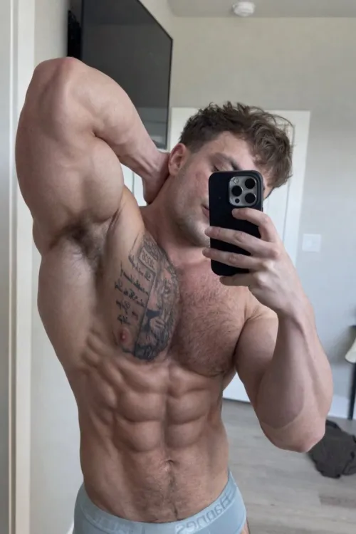 Wouldn’t mind having your face in my pits by softthistle_