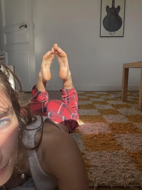 Wrinkled French pedi for you by deliciananas2