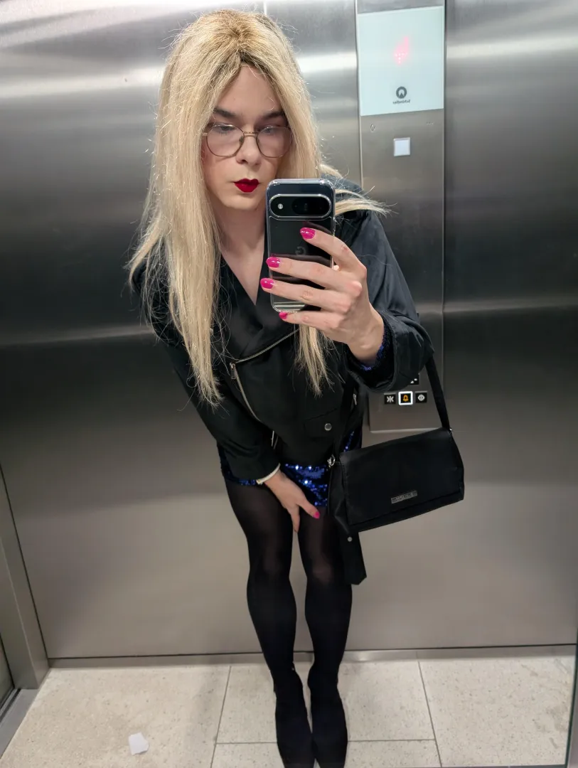 Wär das e guete Fit für d'Fasnacht?  posted by Sissy-Laura99