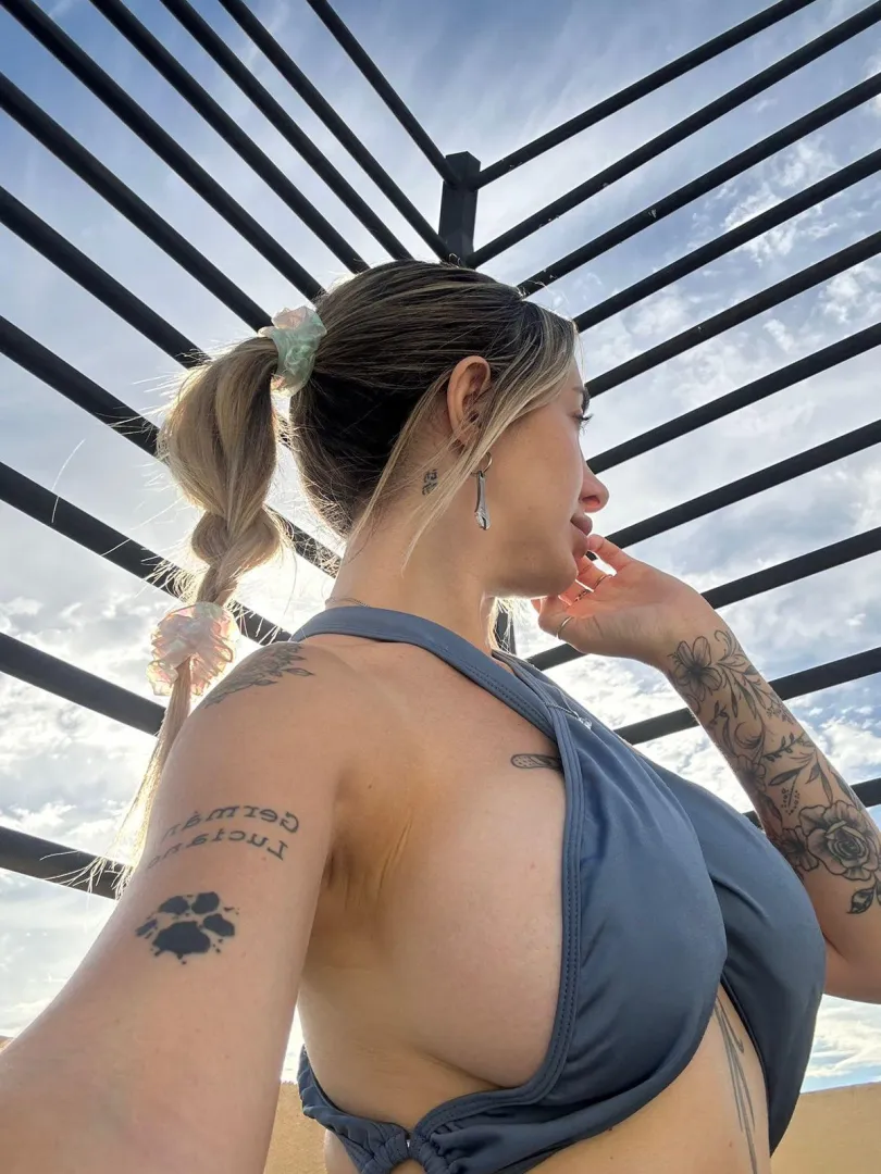 Würdest du meine Brüste ficken und voll abspritzen?  posted by xCoquetteKiss