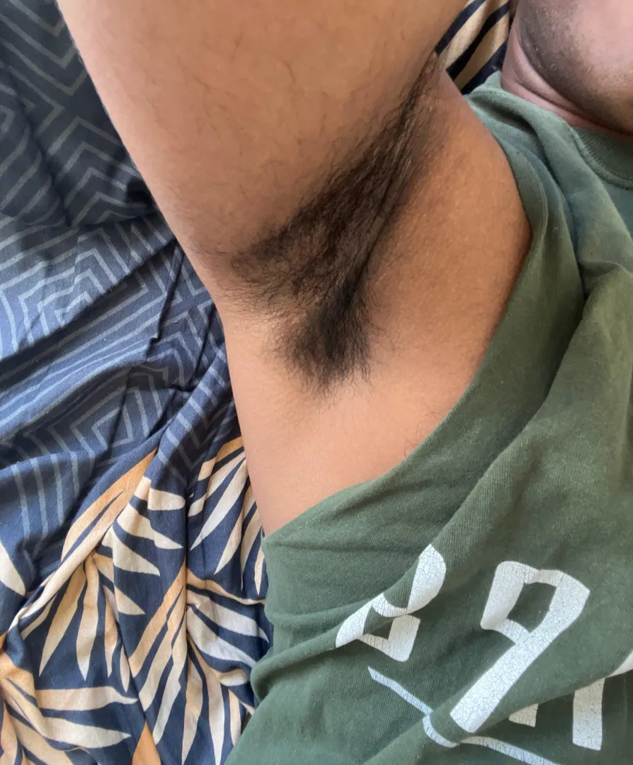 Xome on sniff these posted by gayadwait