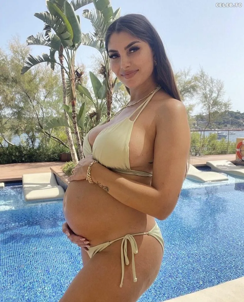 Yeliz Koc posted by Influencer556