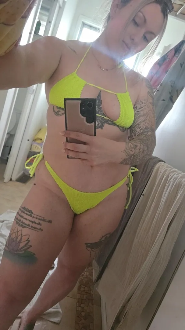 Yellow bikini posted by Rude-Economics9433