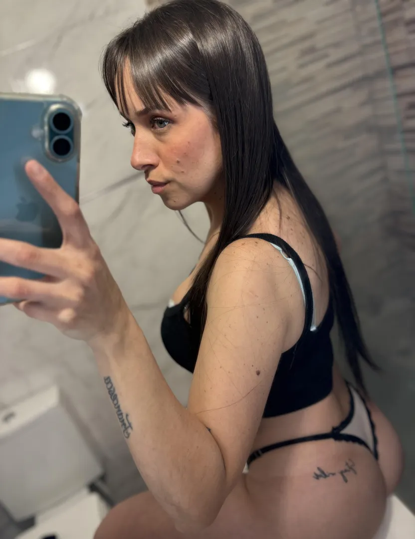 Yesterday was Valentine's Day, today is Sunday for worshipping my ass and indulging my whims  posted by sweetastrid