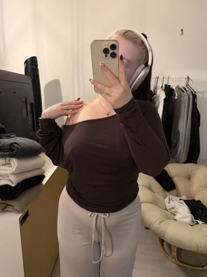 yksinäisyys saa mut sekoomaa  posted by aleksandrax07