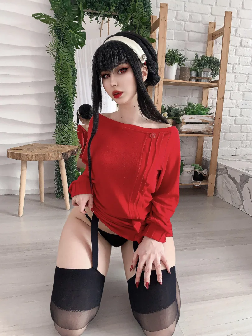 Yor Forger (by Lunevlia) posted by _Lunevlia_