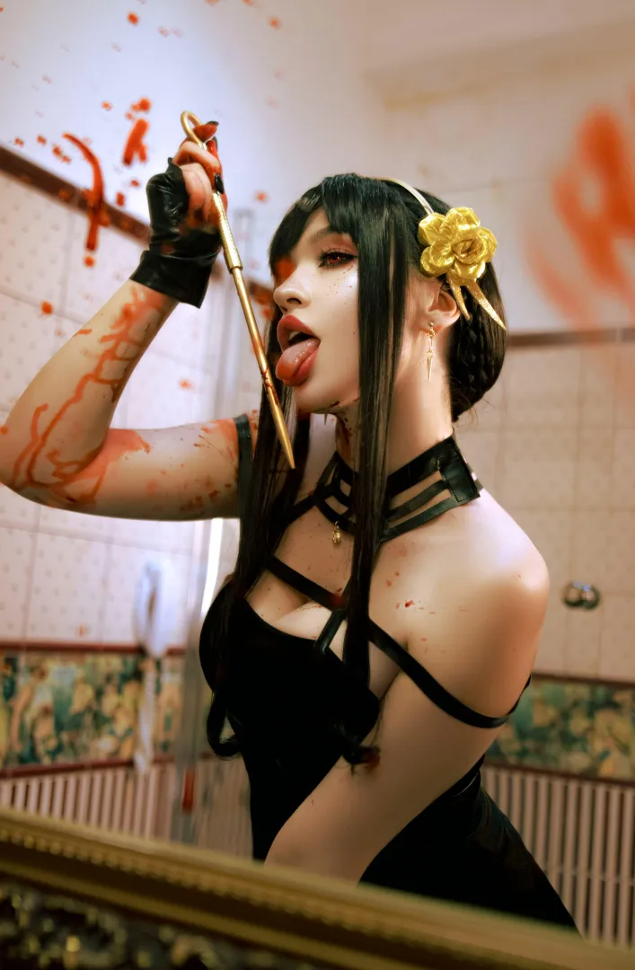 Yor Forger (Nana) posted by tastycosplayer