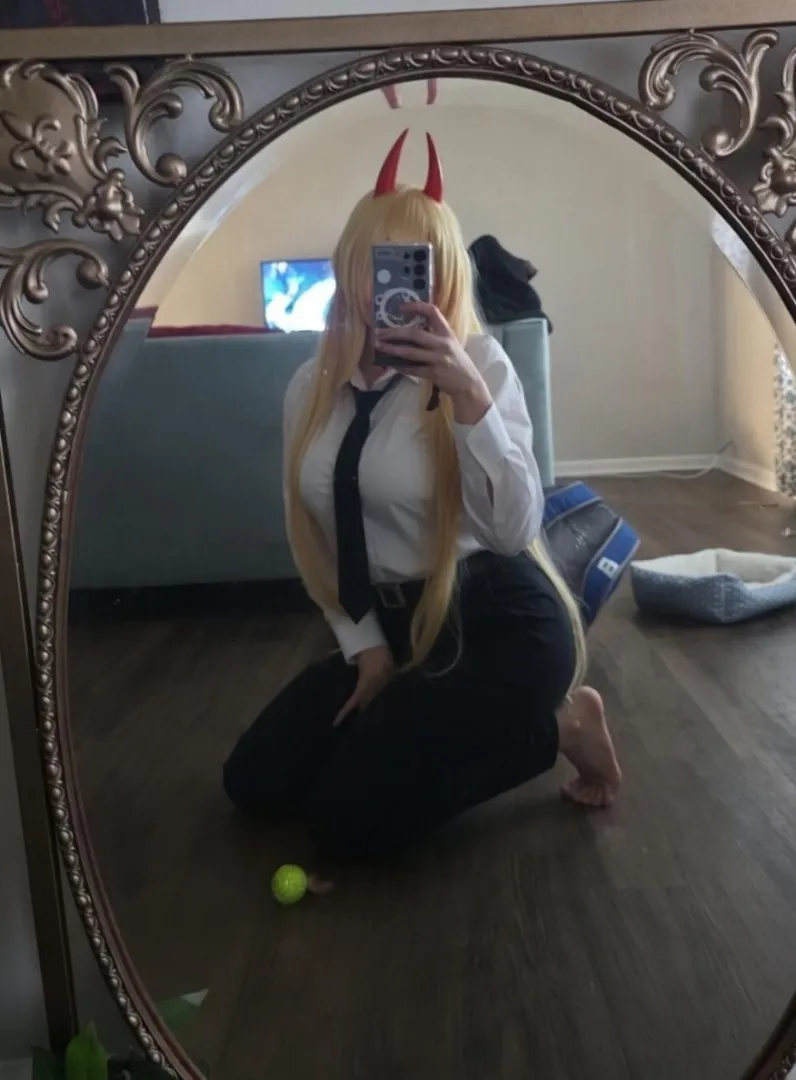 YOU ARE IN THE PRESENCE OF POWER!!! NEEL DOWN YOU MORTAL SCUM!!! posted by Aimee-Mae