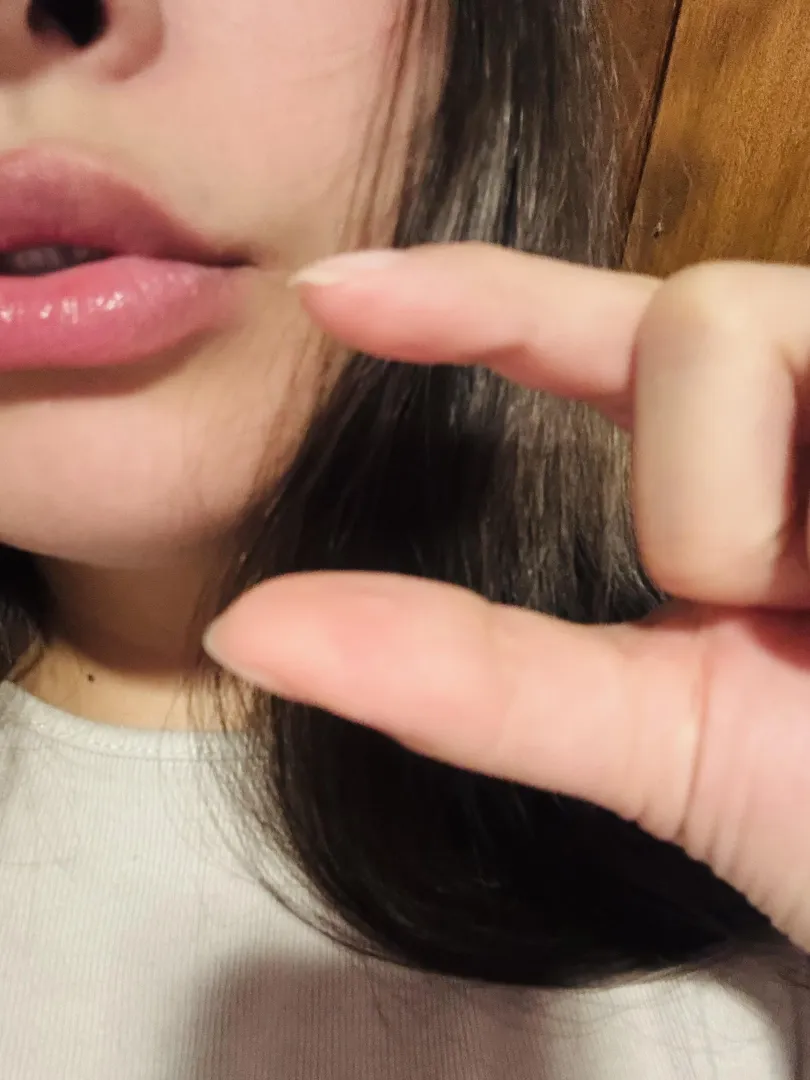 You are not focusing on my beautiful lips in the background, we’re actually laughing at your penis posted by yourbaecandy