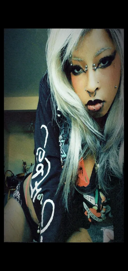 You belong to me. You're meant to serve me by nubia_allure