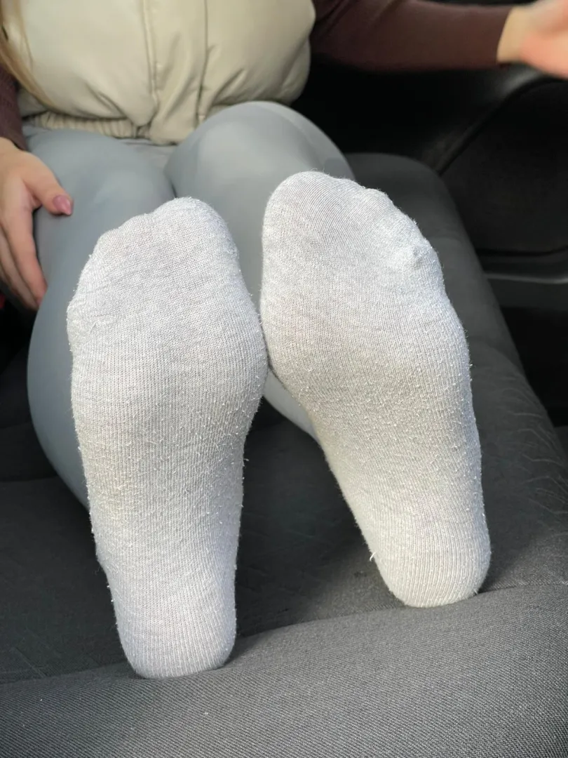 You can cum on my socks and make them wet posted by luckyluuna