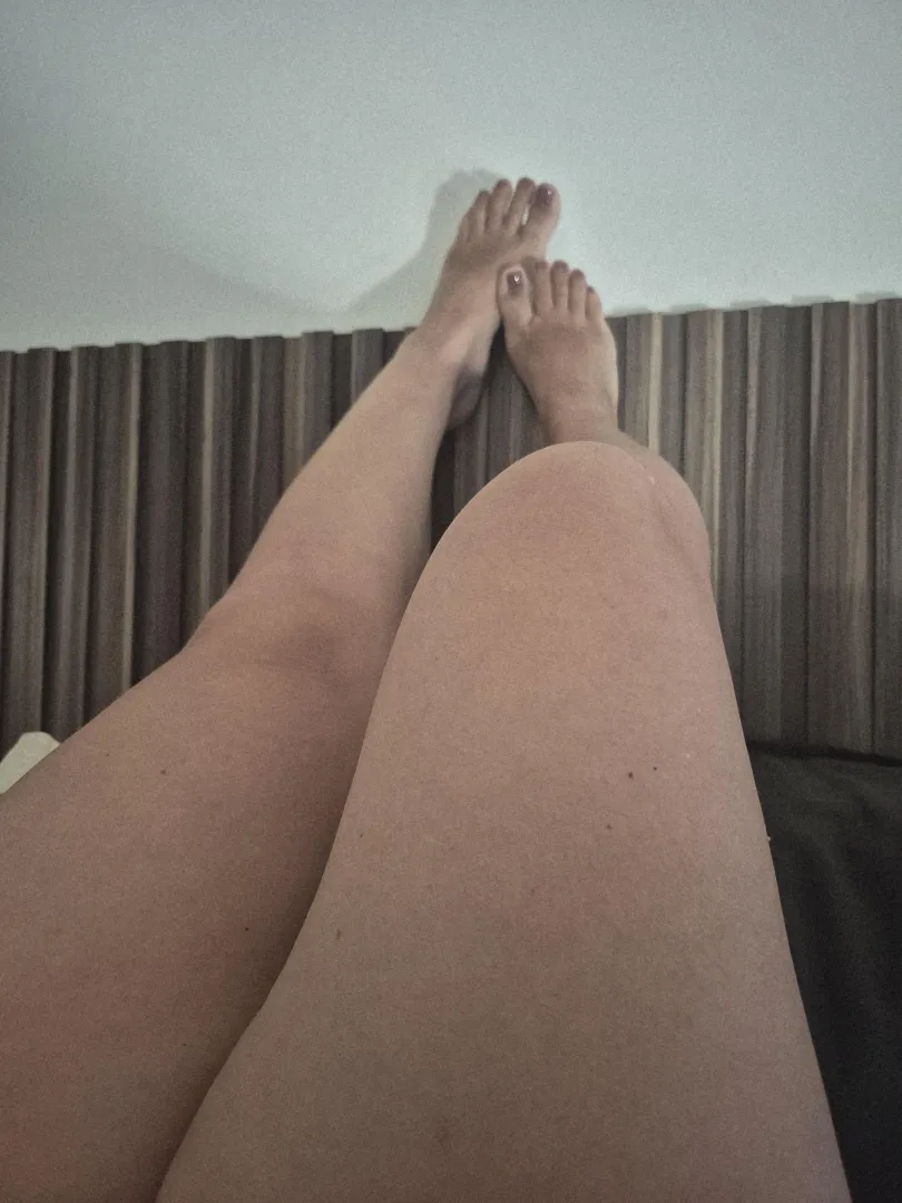 You can tell if you like my legs! posted by AmelitaHoney