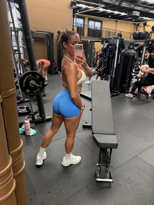 You can't handle the view I'm about to give you by SugarBooWitch00