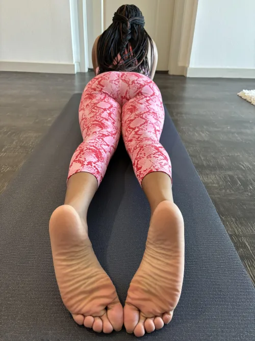 You can’t stop looking at your yoga instructor’s soles by TheShylinMilan