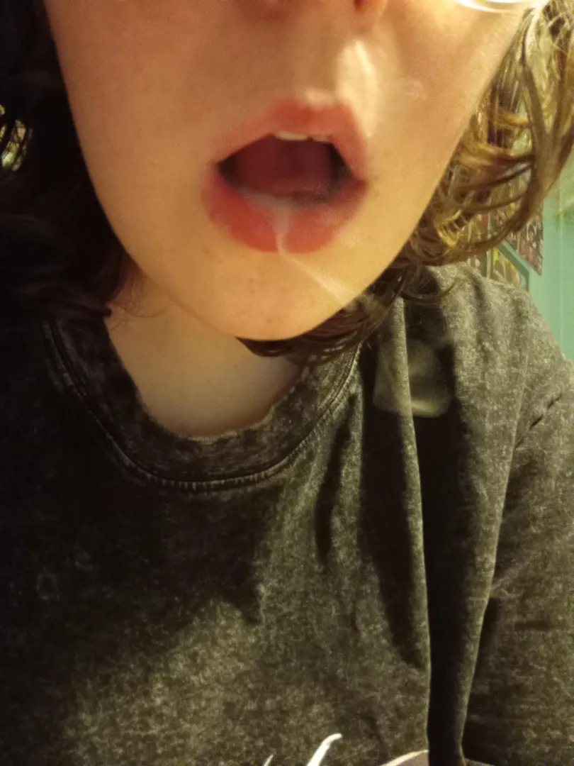 you could almost say its dripping from my mouth  posted by marilynsmadness