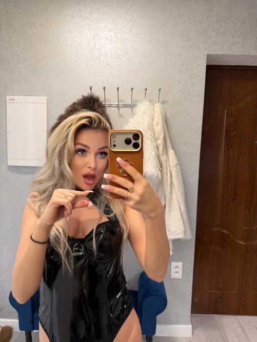 You envy even teenagers by Icy-Ing