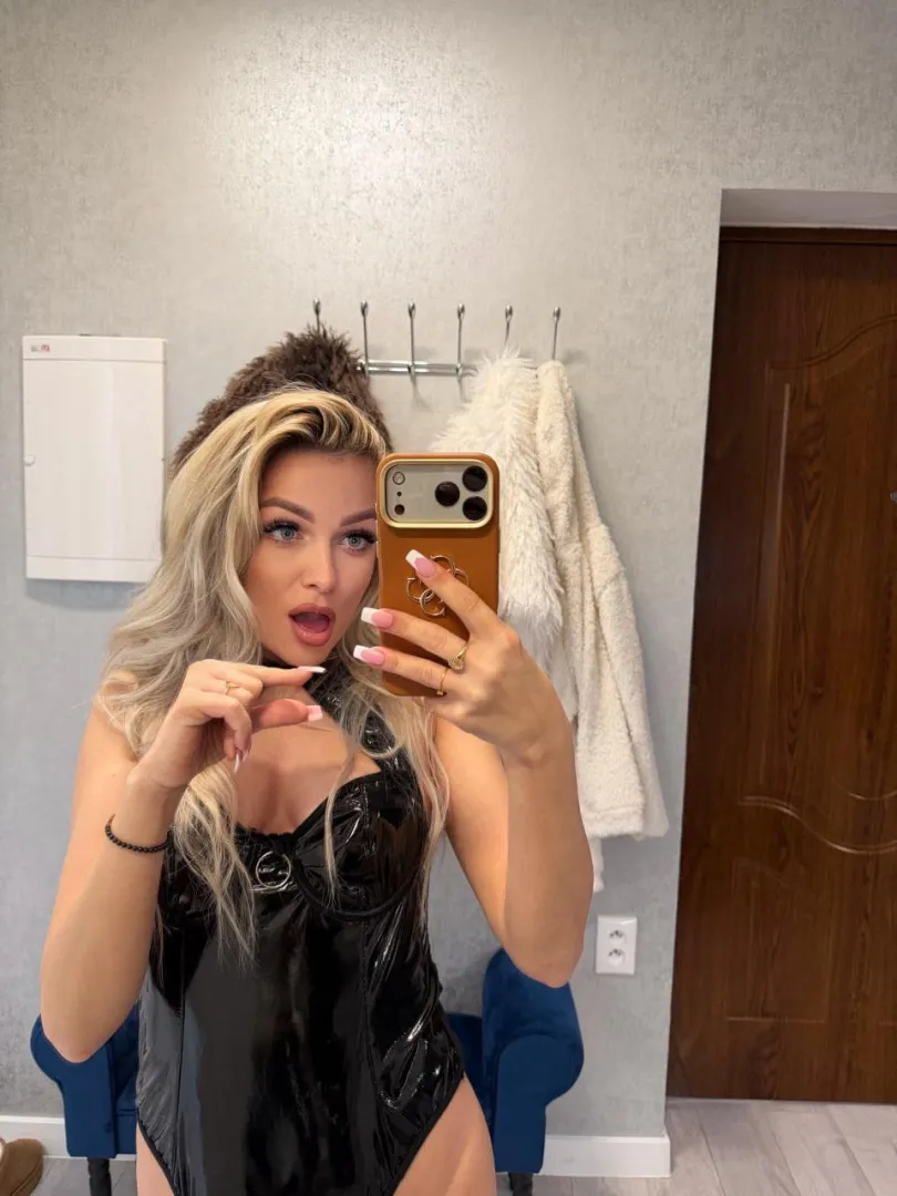 You envy even teenagers posted by Icy-Ing