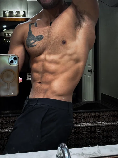 You gunna touch? Or are you just going to stare? by midnightsosa