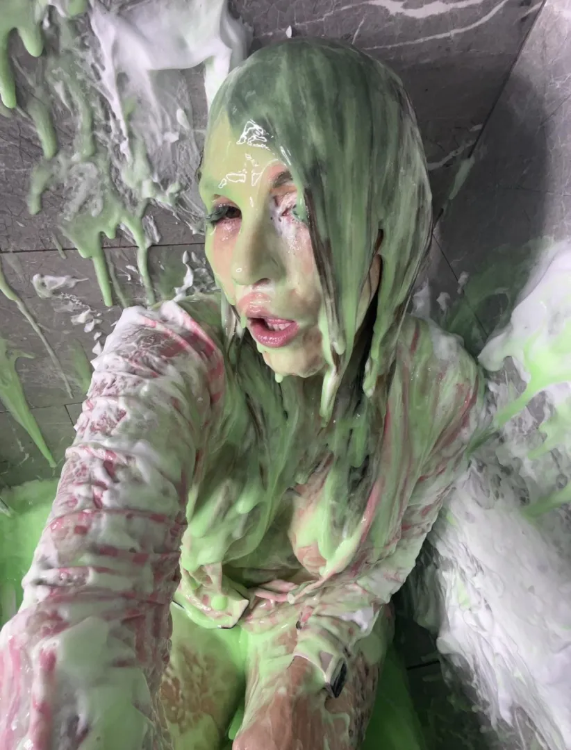 You know it’s good when it stays dripping down the walls  posted by MessyMegan_pkr