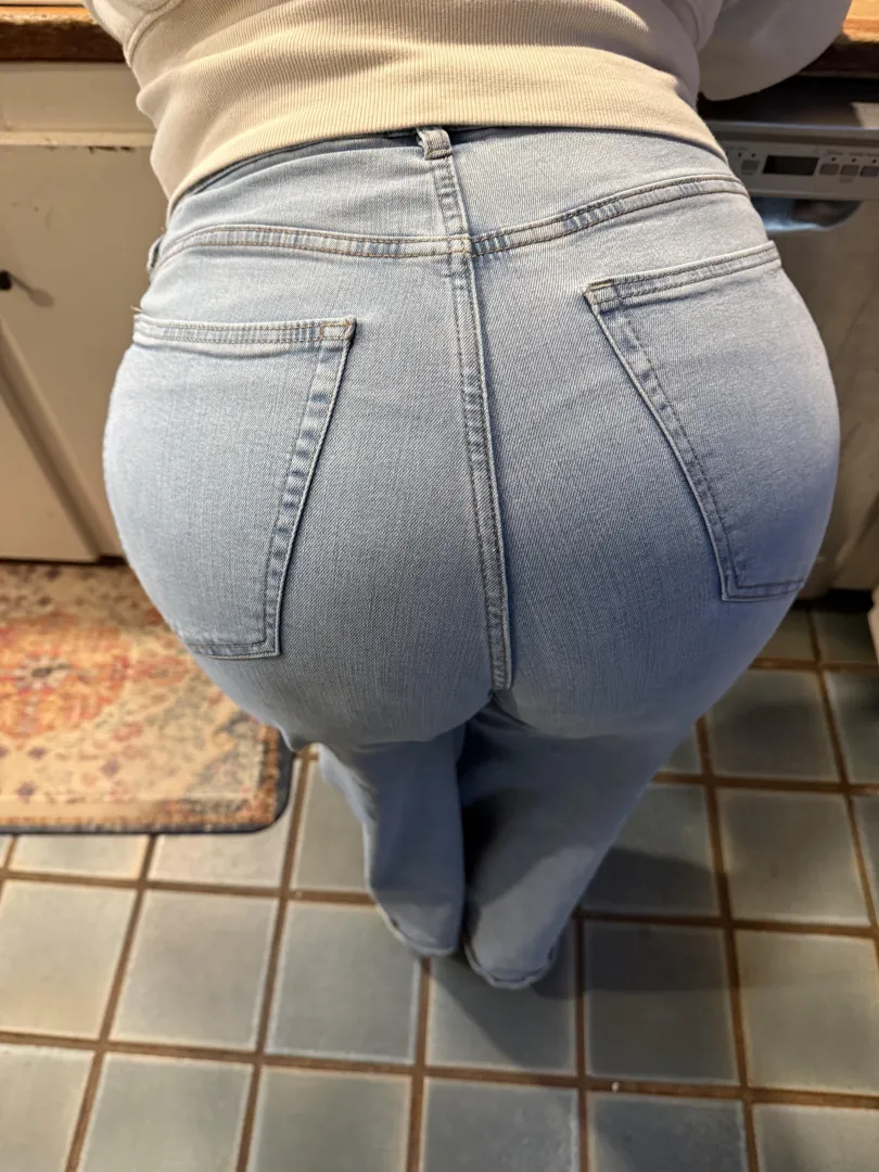 You know it’s good when you can see it through my jeans… posted by Kash-Cow