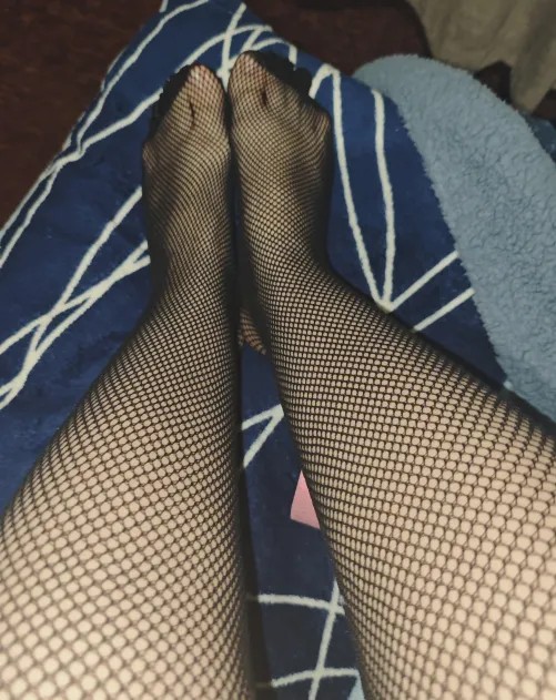 You know what's better than fishnets? Me in fishnets by SneezySparkle