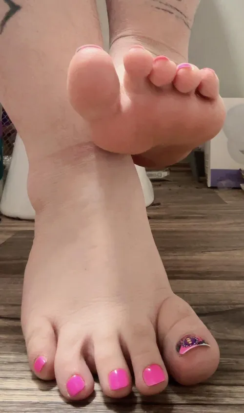 You know you want to worship them  by Xx_Stormy_Batts_xX