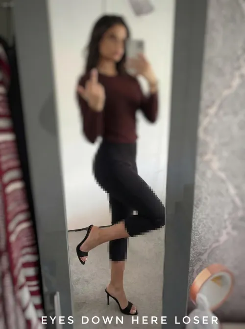 You know your eyes were already headed down there anyway, loser by hanaa_daisy