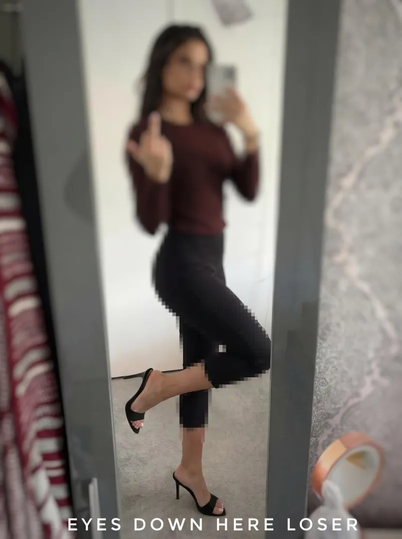 You know your eyes were already headed down there anyway, loser posted by hanaa_daisy