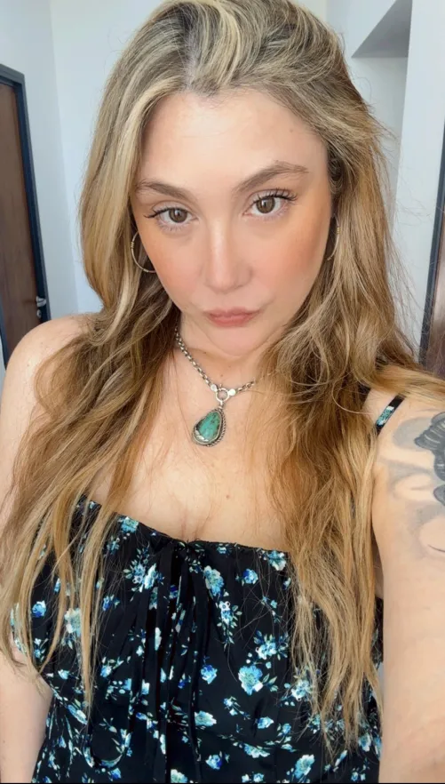 You like girls who enjoy being watched by sofiaestrellas