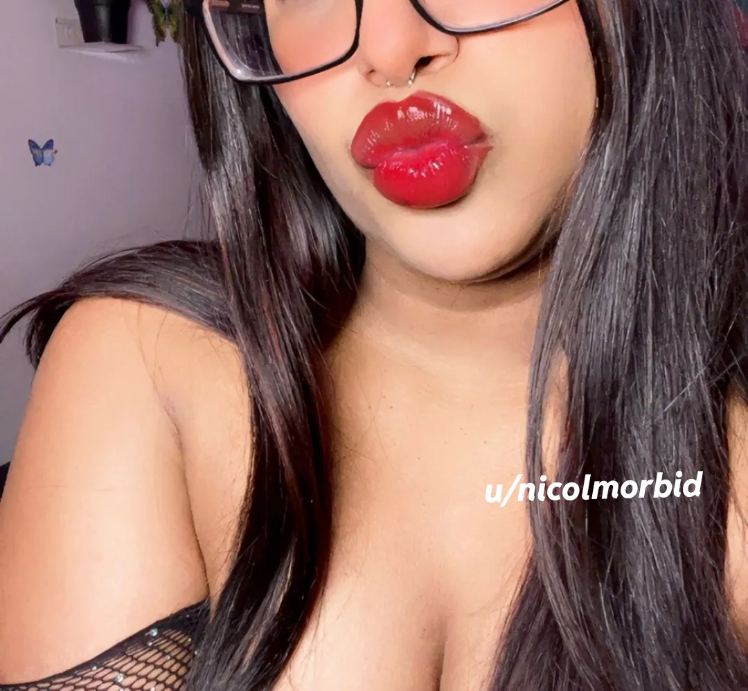 You love when my red lips tease you into obedience. Go on… make them smile with a send. posted by Nicolmorbid