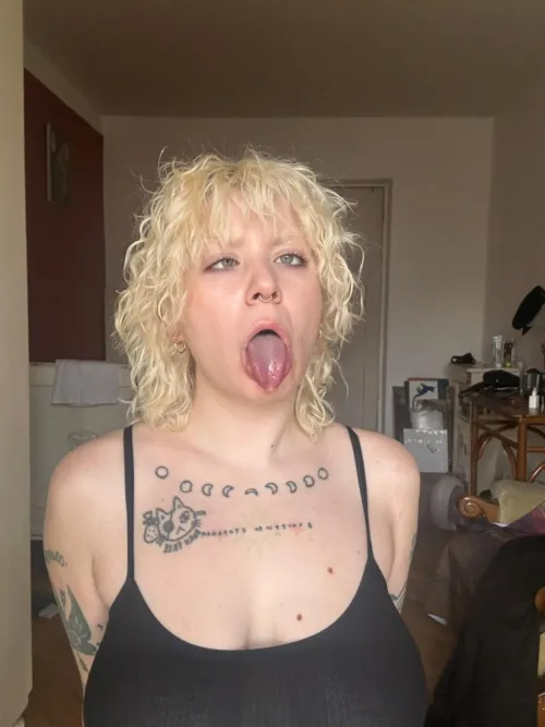 You need to fill it by feetyourlick