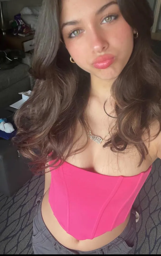 you withdraw all your money when you look at how hot i am posted by godessraqelle