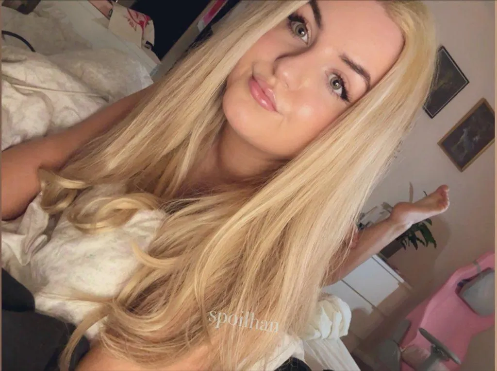 You’d look better on ur knees handing me everything posted by polkadotrourke