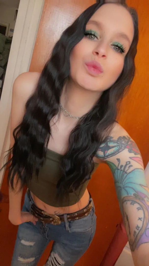 You’ll get on your knees and beg me to pay for my concert addiction posted by _hazel_lust