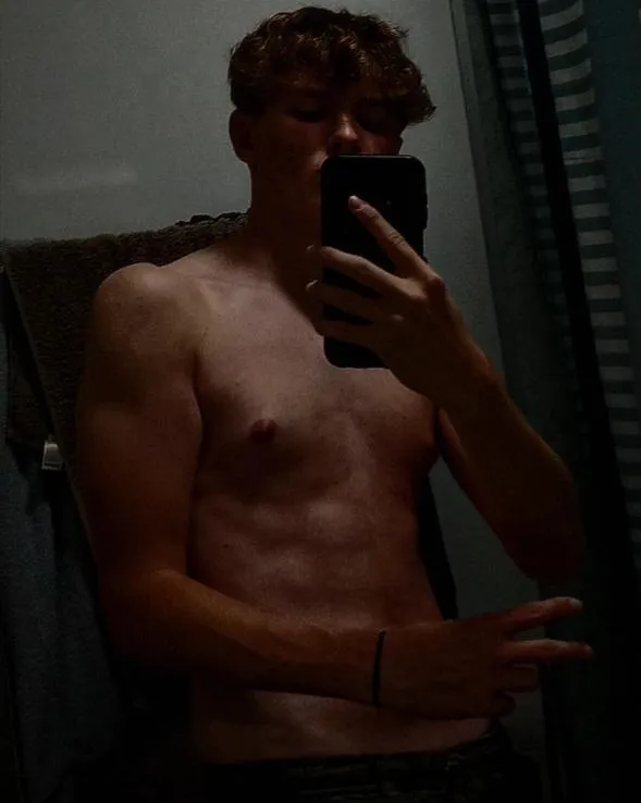 Young dom looking for a new pig to drain and use posted by Few_Lengthiness_2198