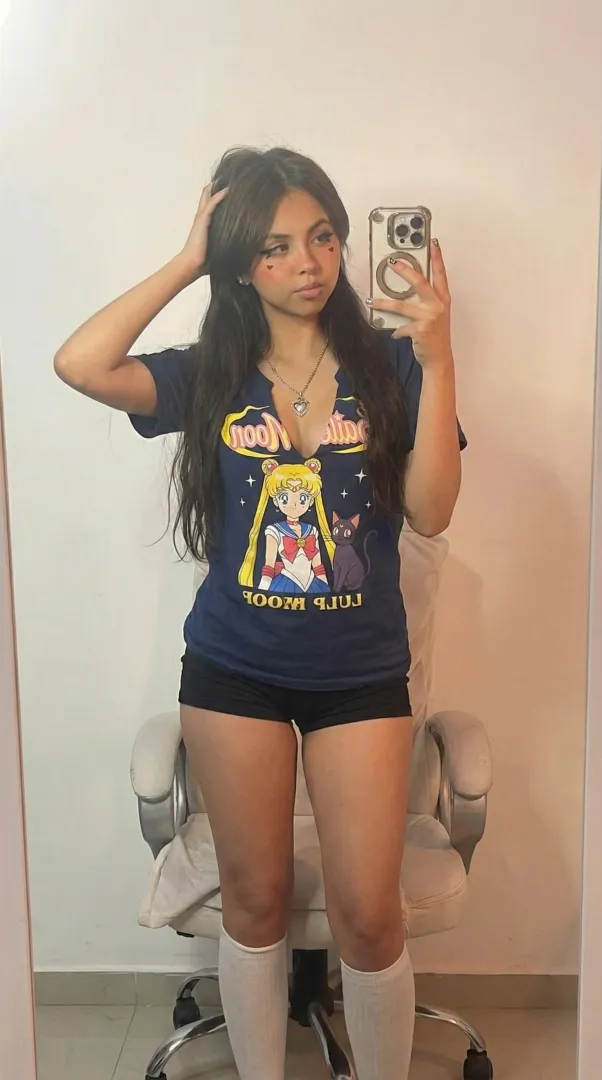 Your adorably nerdy girl next door posted by PeachySparkleDreams