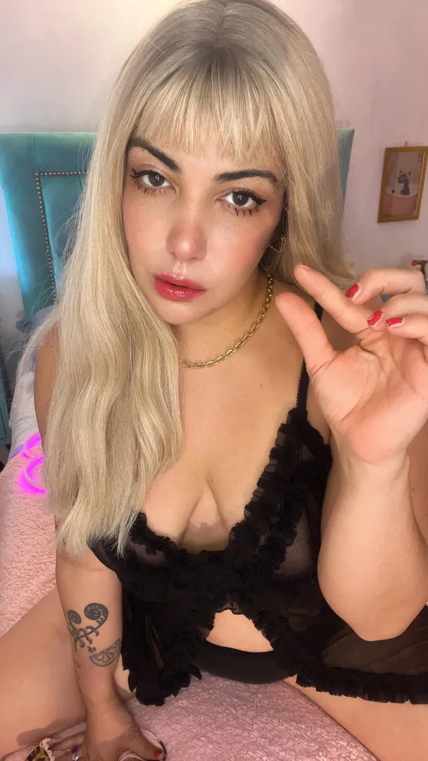 Your dick is so pathetic and you only get laughed at by girls. posted by cherrypieok