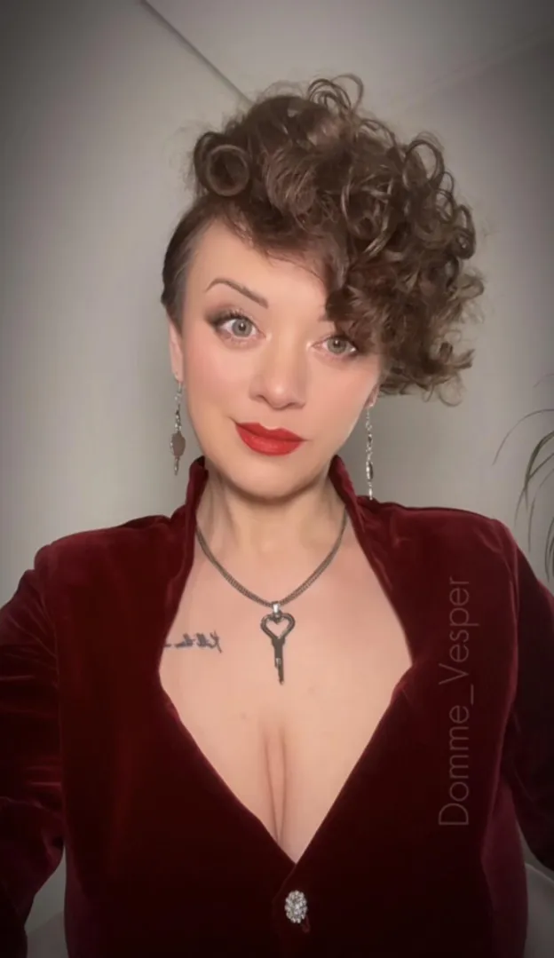 Your eyes keep wandering where they shouldn’t  No key for you tonight posted by domme_vesper_