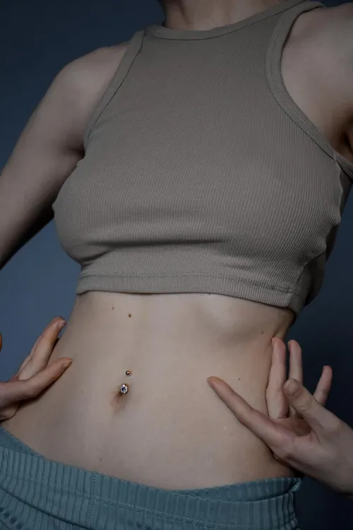 your favorite midriff  by buonbella