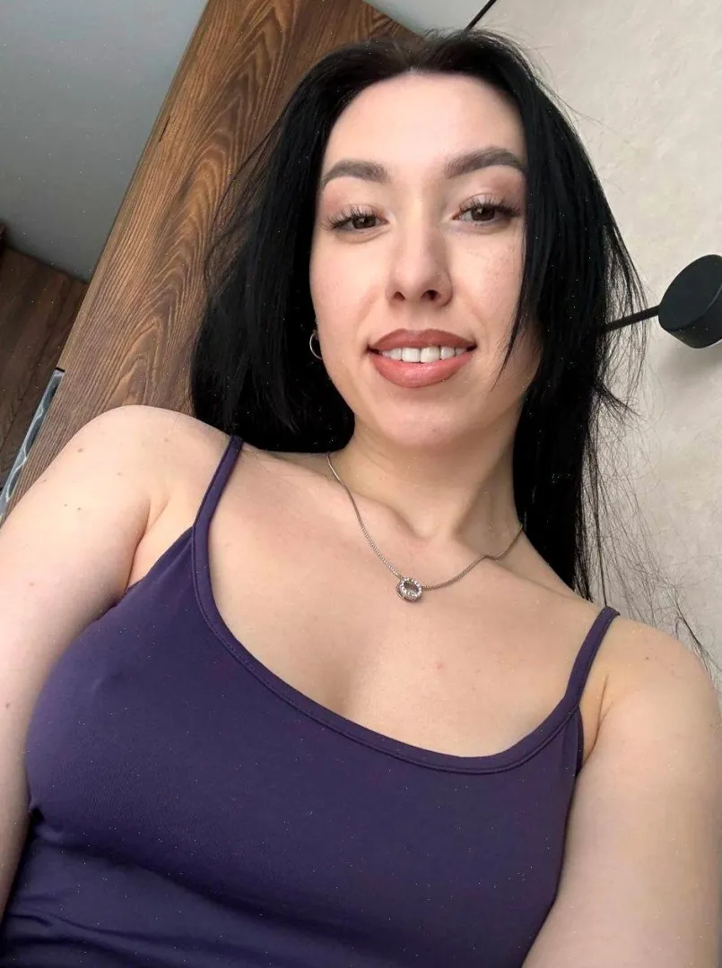 Your gaze is making my nipples hard posted by daisy_mistt