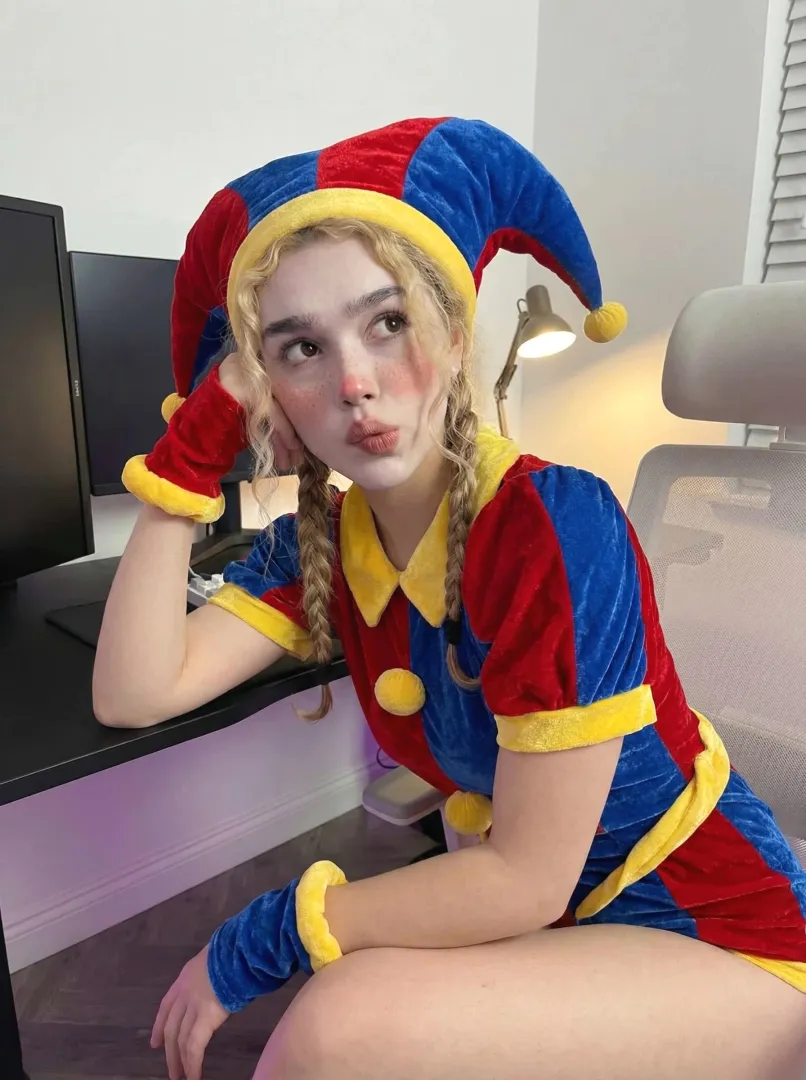 Your jester GF (to be) posted by BabySlay_xx