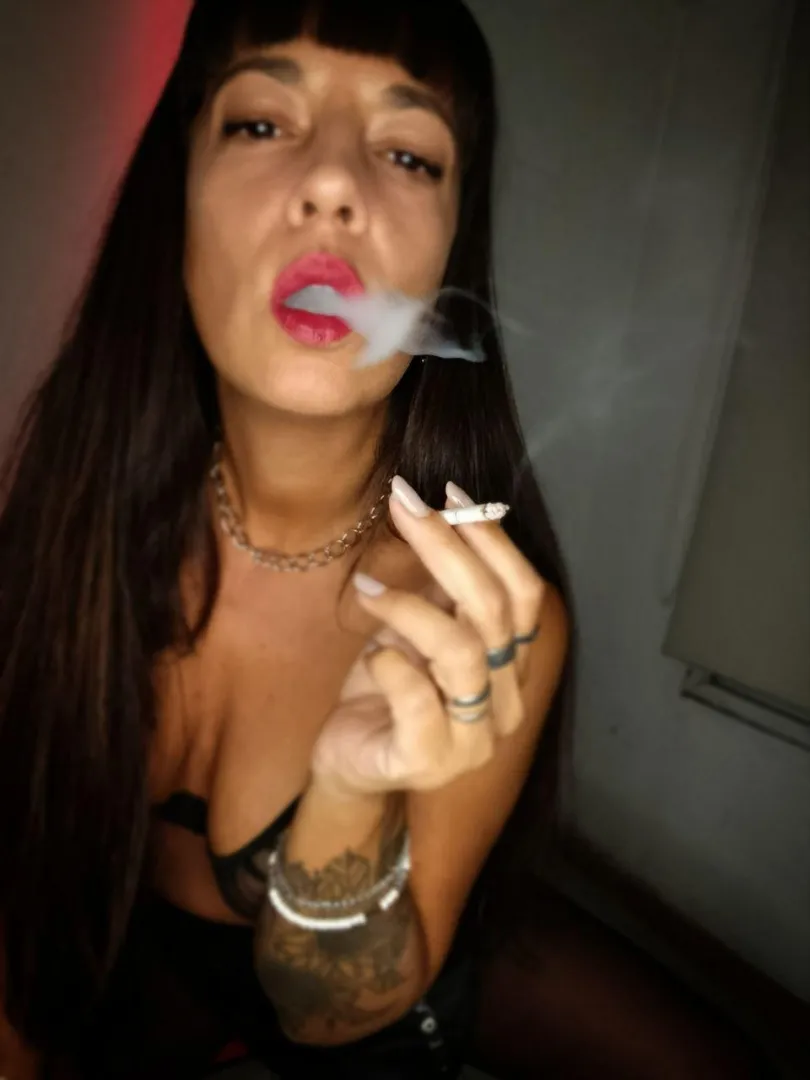 Your life needs a smoke expert like me. posted by Shanne32